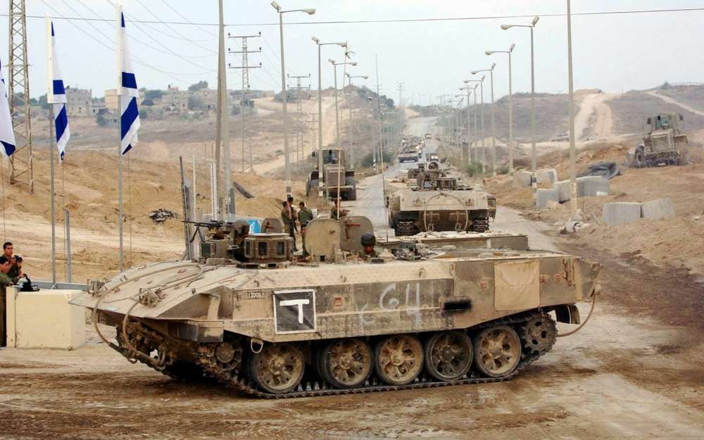 Израильский Ахзарит - машина на базе советских танков