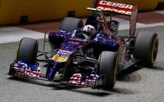 Даниил Квят за рулем болида на Гран-при Сингапура