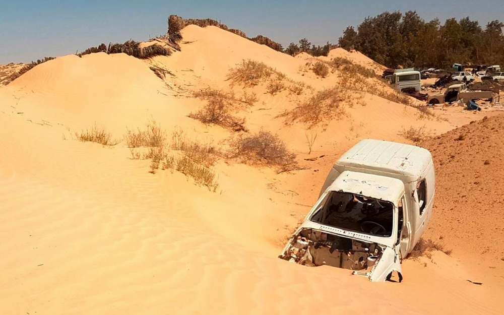 В пустыне нашли кладбище автомобилей