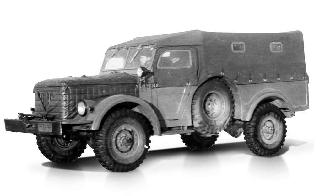 ГАЗ‑62 должен был занять в модельном ряду место между легковым внедорожником ГАЗ‑69 и грузовиком ГАЗ‑63, созданным на базе ГАЗ‑51. Автомобиль грузоподъемностью 1000 кг, длиной 5000 мм и с колесной базой 2850 мм сделали по заказу военных, которым очень нравился американский армейский Dodge WC51 времен войны.