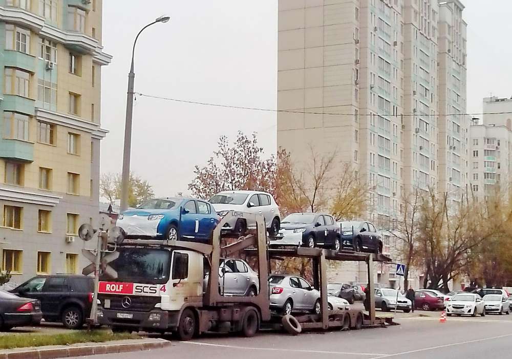 Продажи автомобилей в Санкт-Петербурге опережают российские