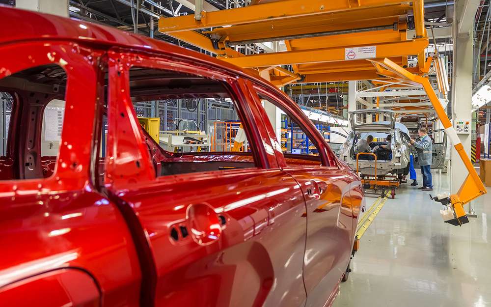 Нам рассказали, сколько машин смогут выпустить российские заводы в 2024 году