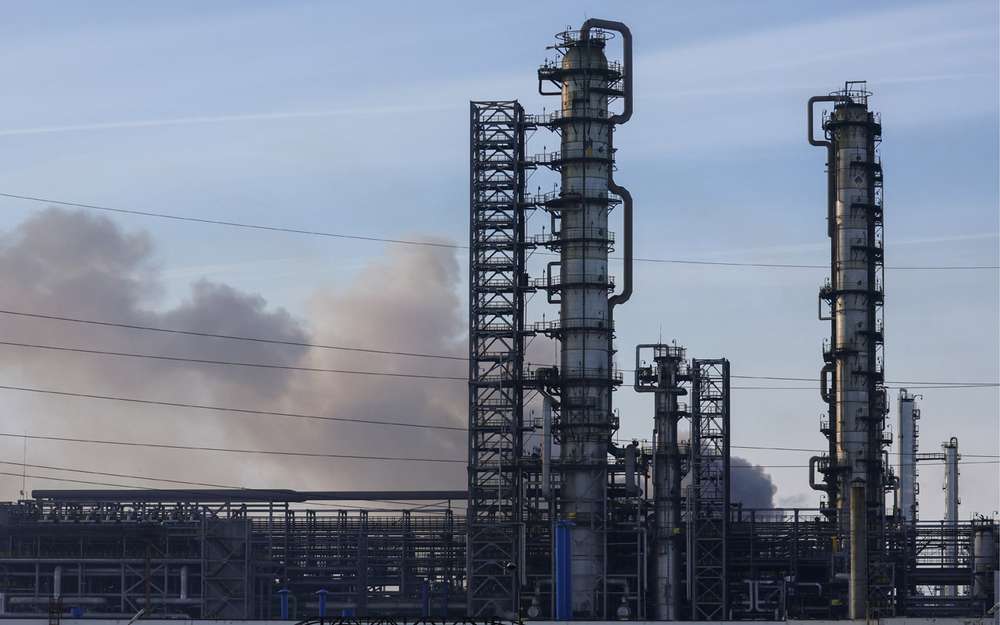 Пожар на Рязанском нефтеперерабатывающем заводе. По информации правоохранительных органов, предположительная причина - падение беспилотника.